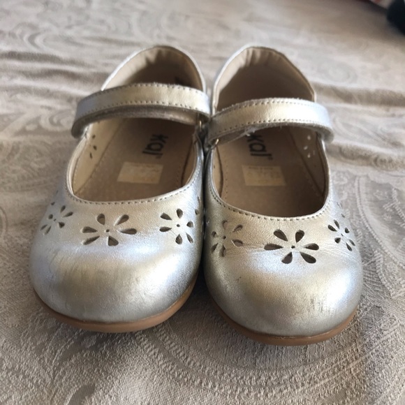 see kai run silver mary jane